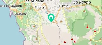 Tajuya Suite: Moderner Flachbau mit Glasfront und Pool zwischen Palmen in Los Llanos de Aridane auf La Palma