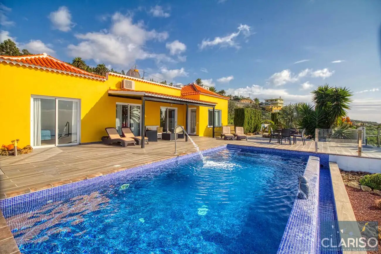 Villa Diamante: Ferienhaus mit Infinity-Pool und Meerblick in Tijarafe auf La Palma