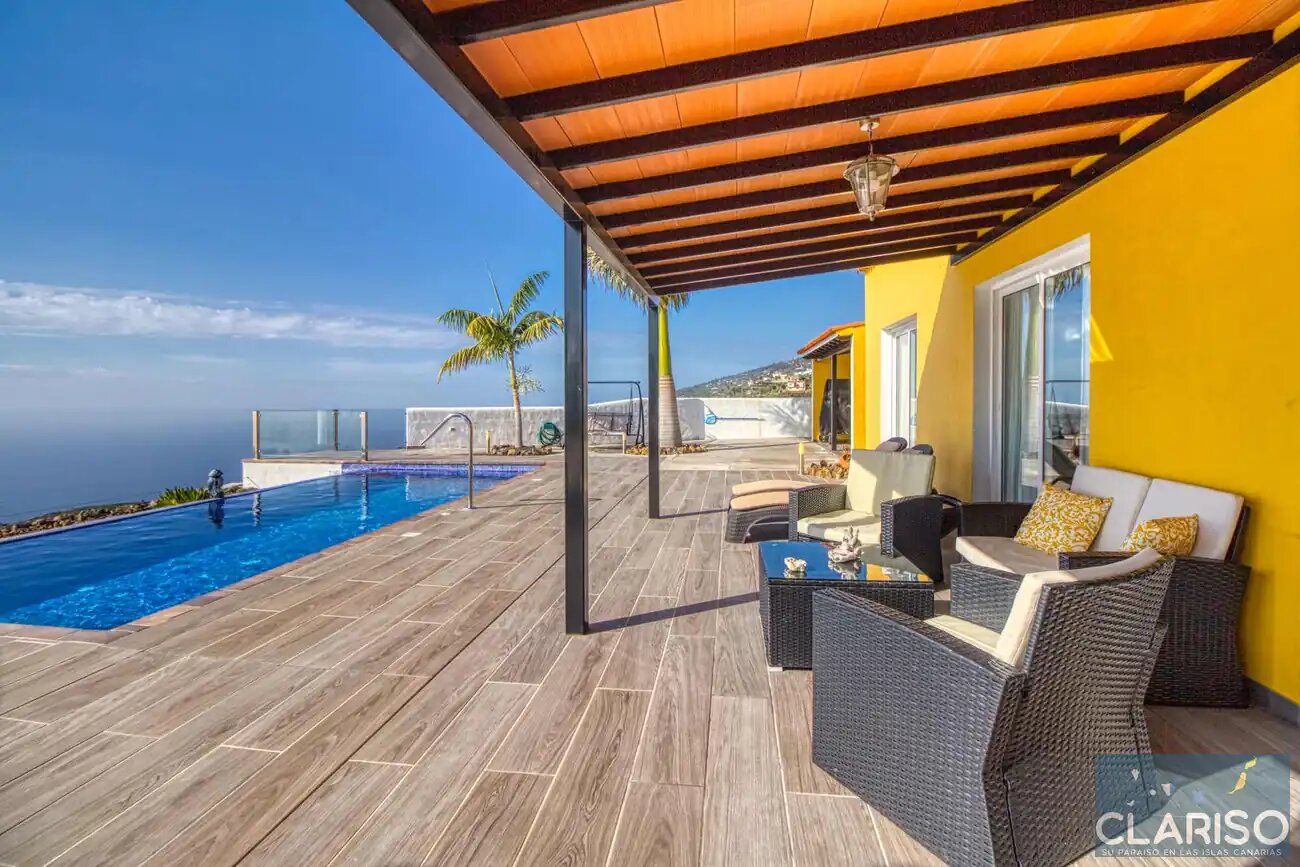 Villa Diamante: Ferienhaus mit Infinity-Pool und Meerblick in Tijarafe auf La Palma