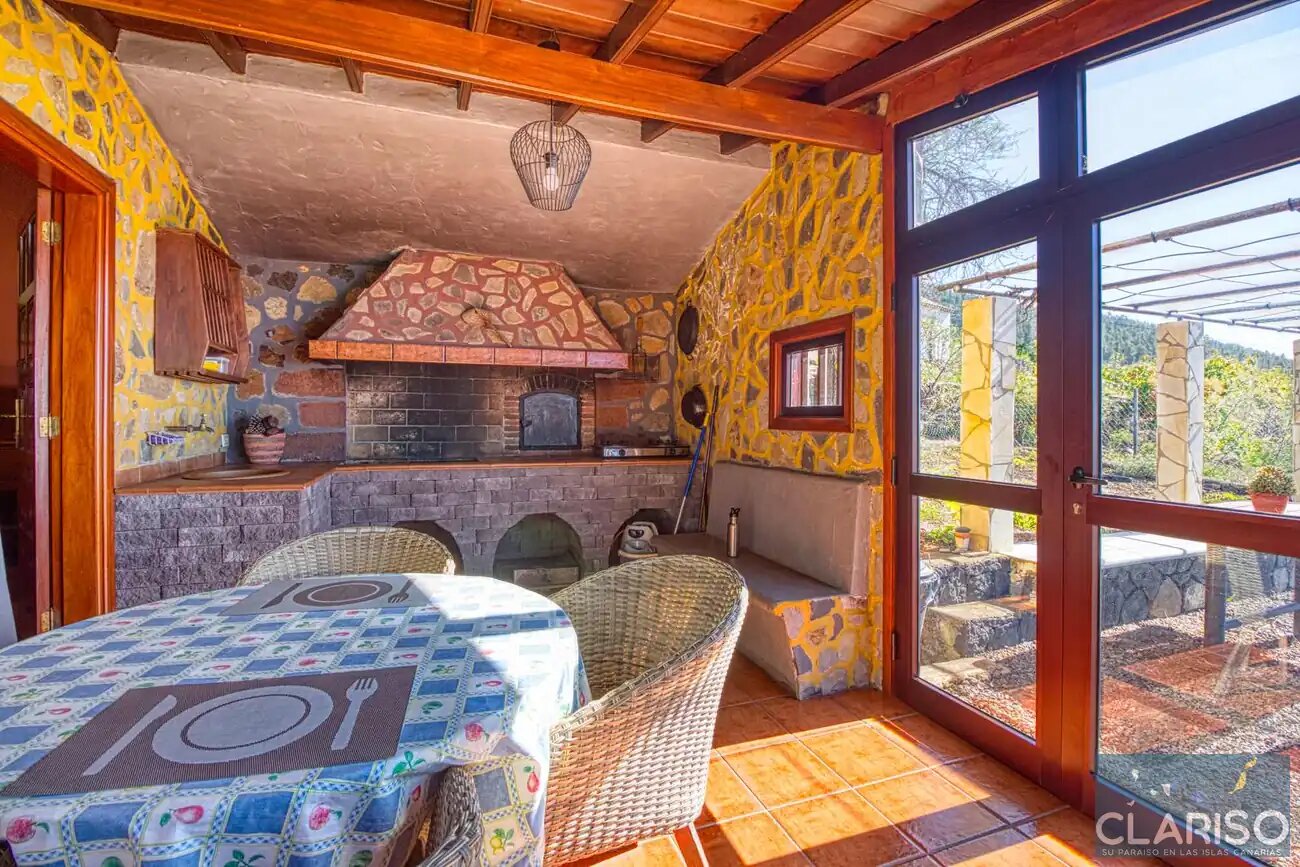 Casa Victor: Kanarisches Ferienhaus mit Kamin und Sternenhimmel auf 890 m in Tijarafe auf La Palma