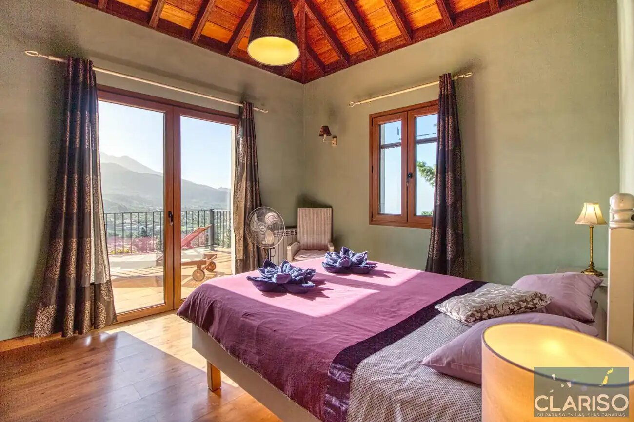 Villa La Hilera: Ferienhaus mit Pool, Sauna und Pinienwald-Lage in El Paso auf La Palma
