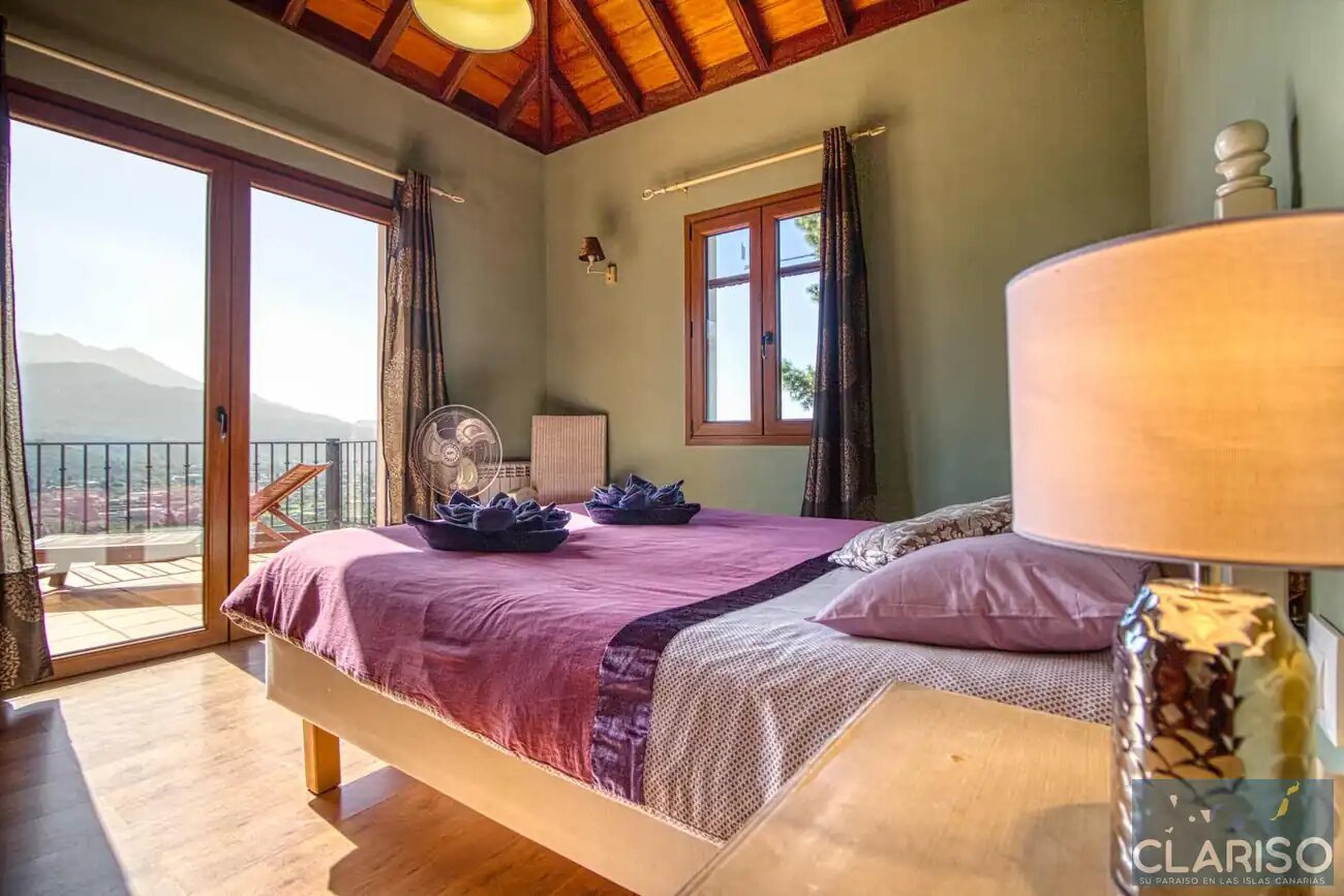 Villa La Hilera: Ferienhaus mit Pool, Sauna und Pinienwald-Lage in El Paso auf La Palma