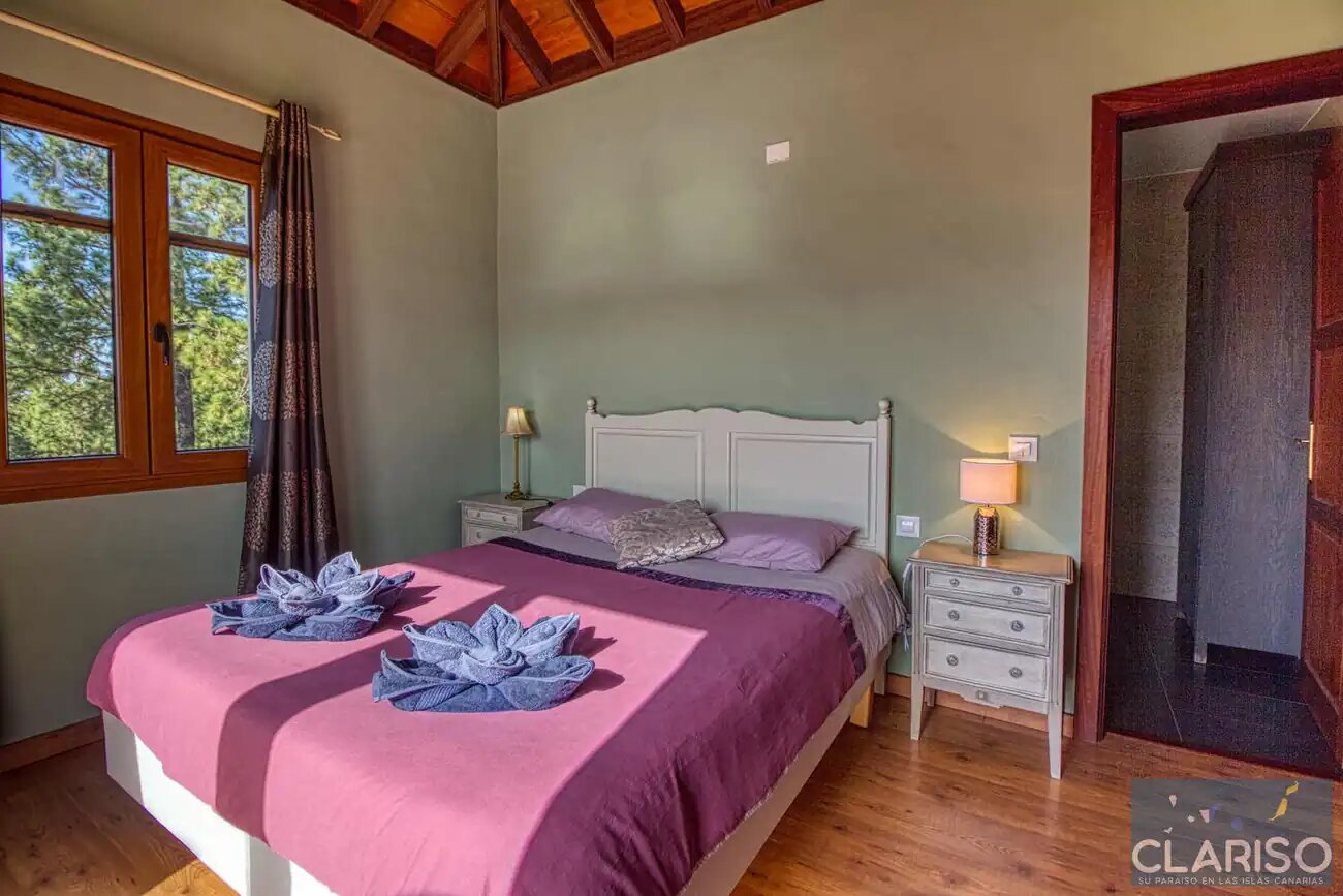 Villa La Hilera: Ferienhaus mit Pool, Sauna und Pinienwald-Lage in El Paso auf La Palma