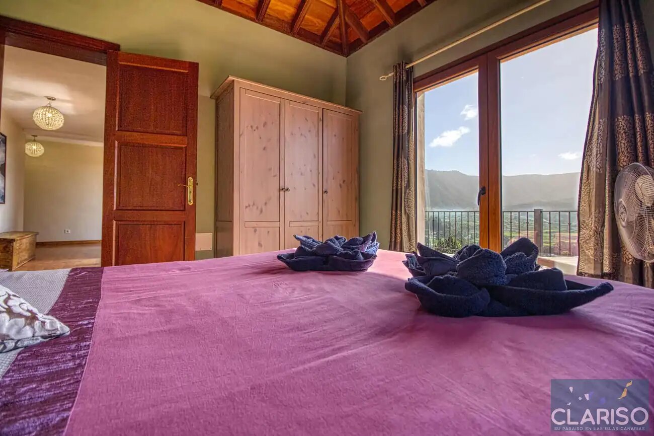 Villa La Hilera: Ferienhaus mit Pool, Sauna und Pinienwald-Lage in El Paso auf La Palma