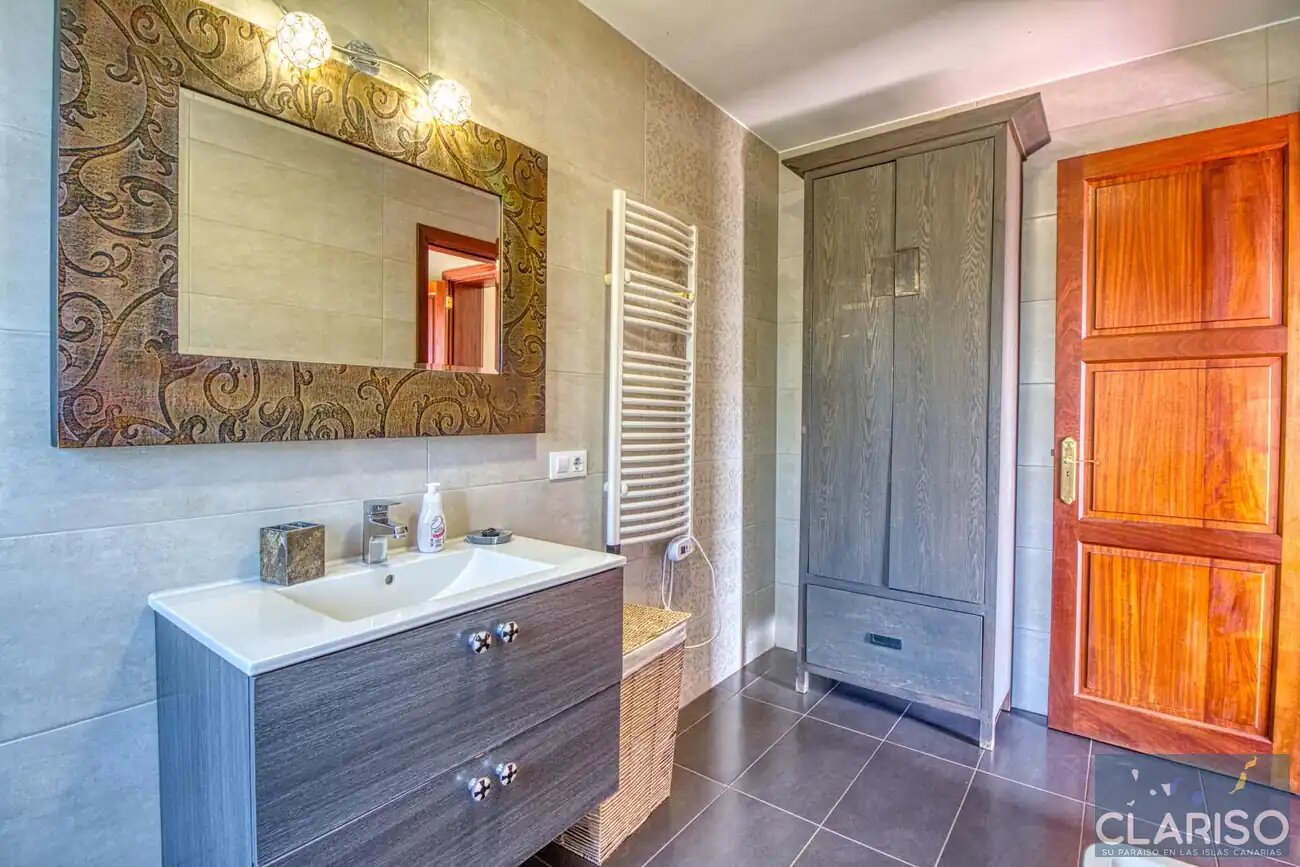 Villa La Hilera: Ferienhaus mit Pool, Sauna und Pinienwald-Lage in El Paso auf La Palma