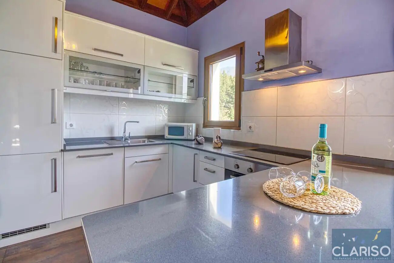 Villa La Hilera: Ferienhaus mit Pool, Sauna und Pinienwald-Lage in El Paso auf La Palma