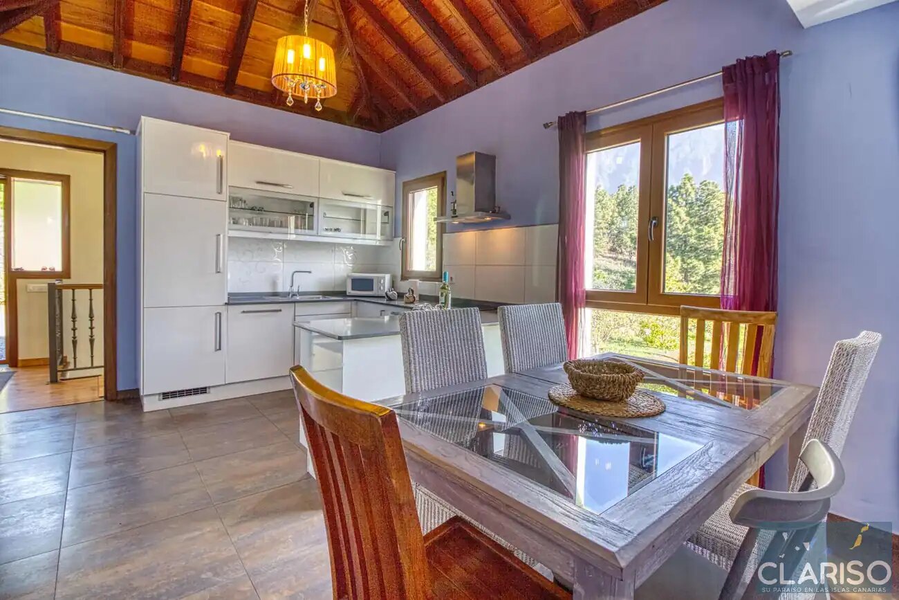 Villa La Hilera: Ferienhaus mit Pool, Sauna und Pinienwald-Lage in El Paso auf La Palma