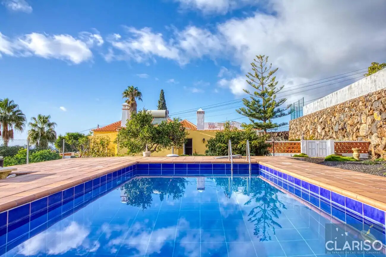 Villa Mar: Familienfreundliches Ferienhaus mit Pool und Obstgarten in Tijarafe auf La Palma