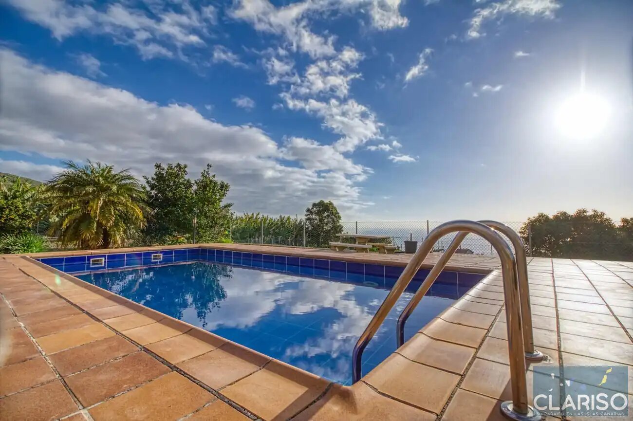 Villa Mar: Familienfreundliches Ferienhaus mit Pool und Obstgarten in Tijarafe auf La Palma