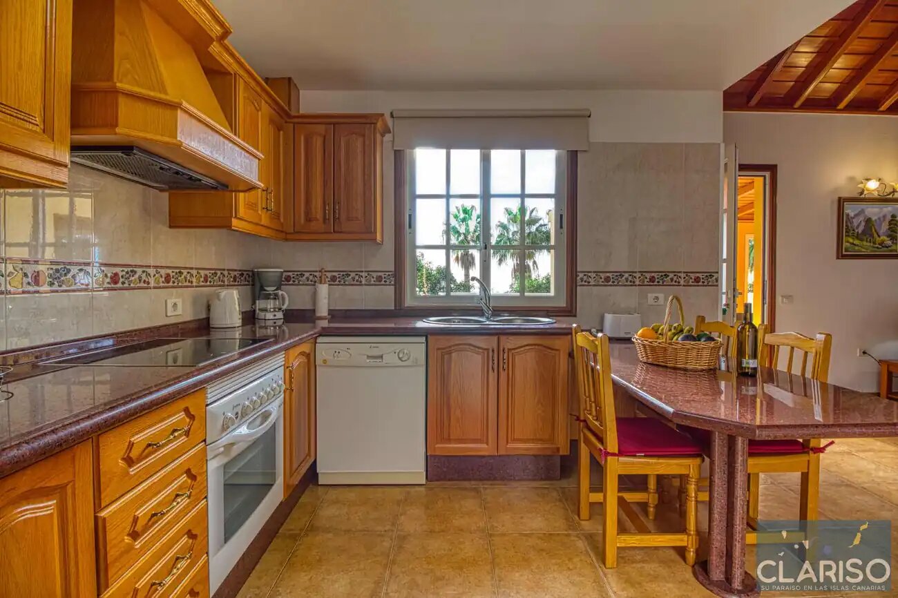 Villa Mar: Familienfreundliches Ferienhaus mit Pool und Obstgarten in Tijarafe auf La Palma