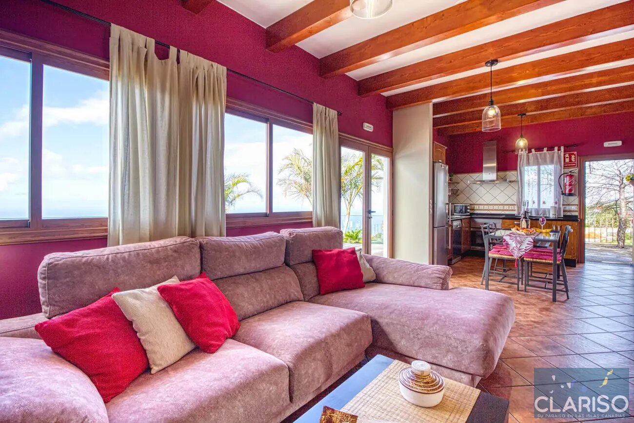 Villa Mica: Ferienhaus mit Pool und Jacuzzi im Hauptschlafzimmer in Tijarafe auf La Palma