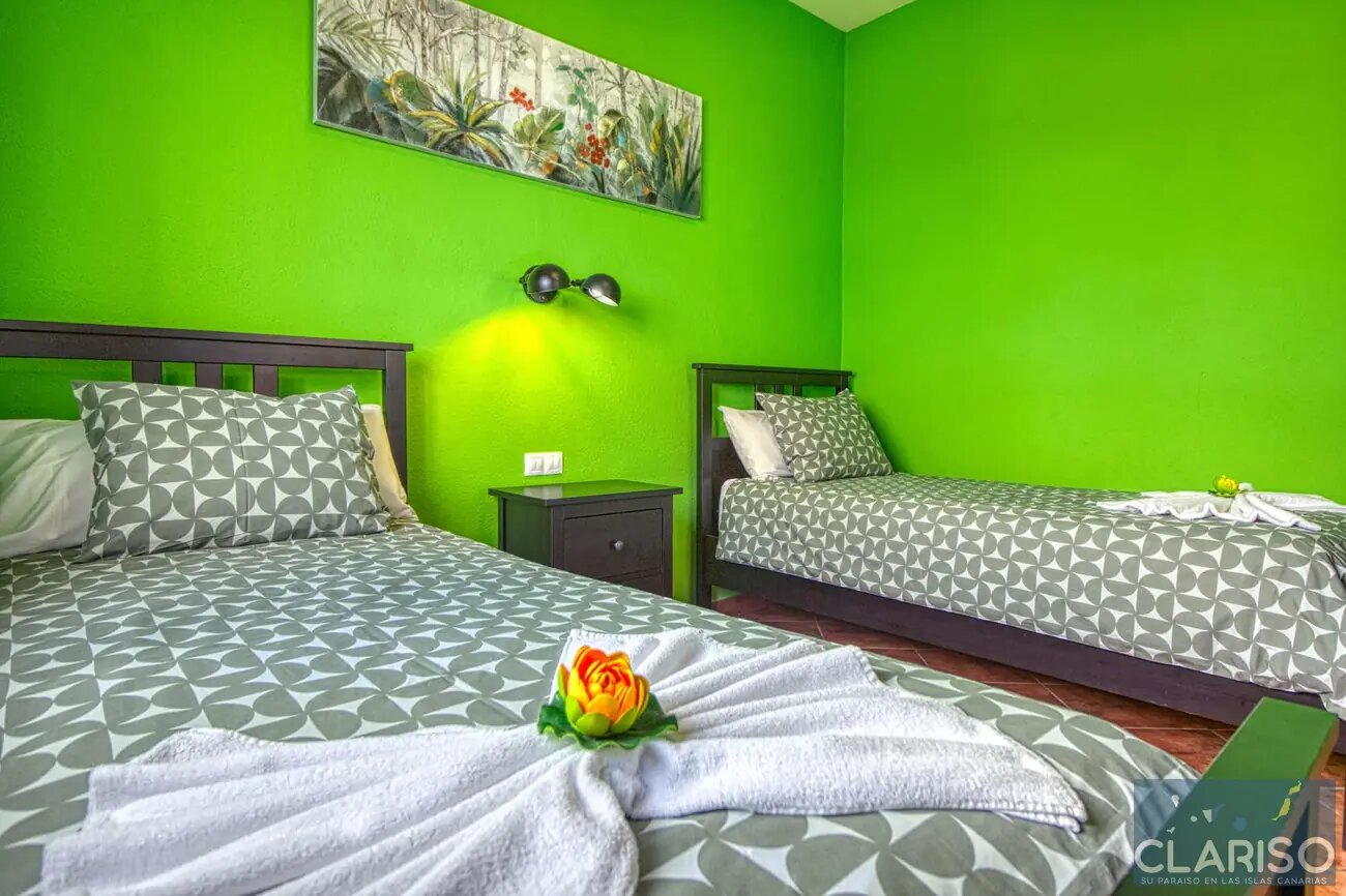 Villa Mica: Ferienhaus mit Pool und Jacuzzi im Hauptschlafzimmer in Tijarafe auf La Palma