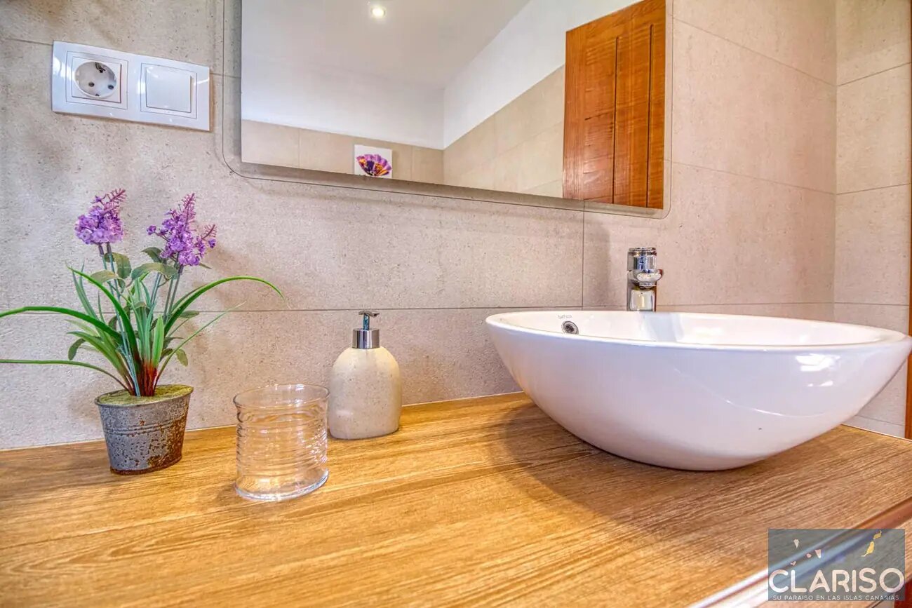 Villa Mica: Ferienhaus mit Pool und Jacuzzi im Hauptschlafzimmer in Tijarafe auf La Palma