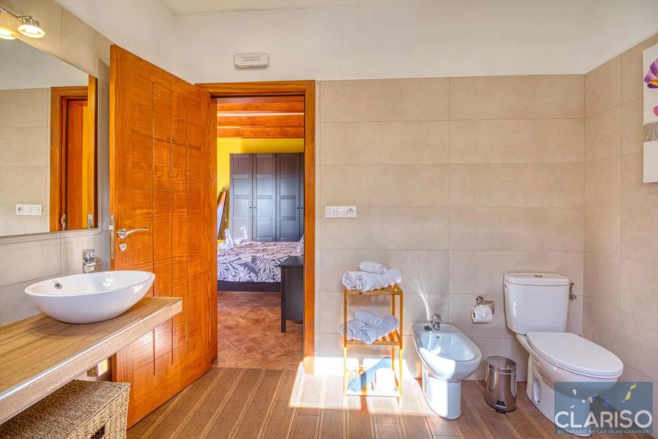Villa Mica: Ferienhaus mit Pool und Jacuzzi im Hauptschlafzimmer in Tijarafe auf La Palma