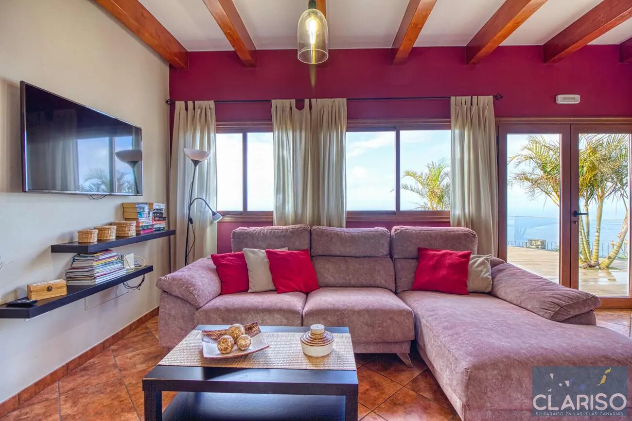 Villa Mica: Ferienhaus mit Pool und Jacuzzi im Hauptschlafzimmer in Tijarafe auf La Palma