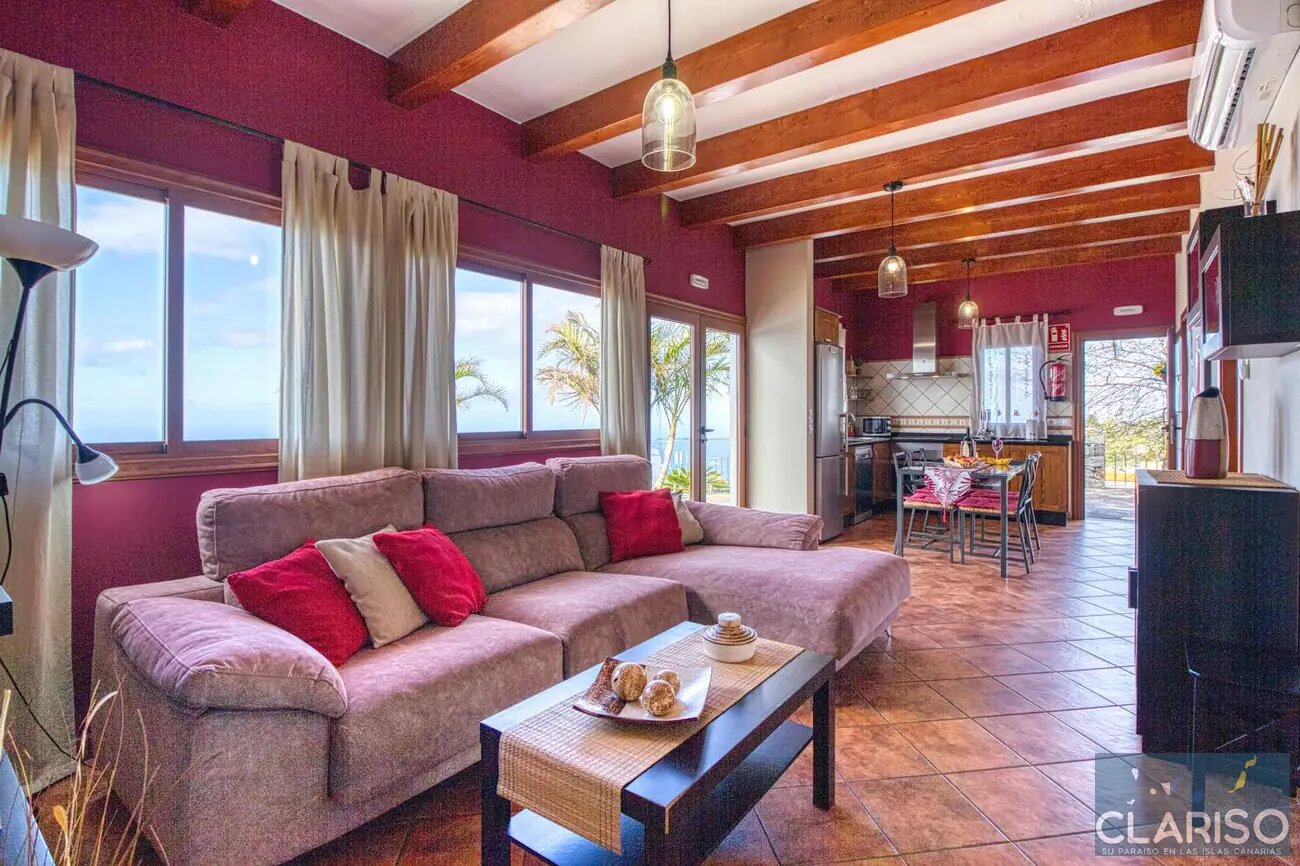 Villa Mica: Ferienhaus mit Pool und Jacuzzi im Hauptschlafzimmer in Tijarafe auf La Palma