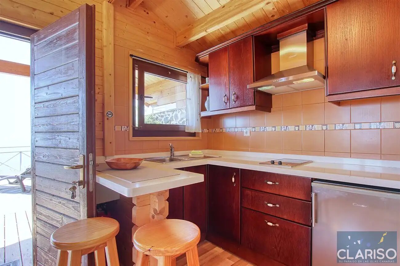 Bungalow Moijama 7: Charmantes Holzhaus mit Sonnenuntergangsblick nahe Puerto Naos auf La Palma
