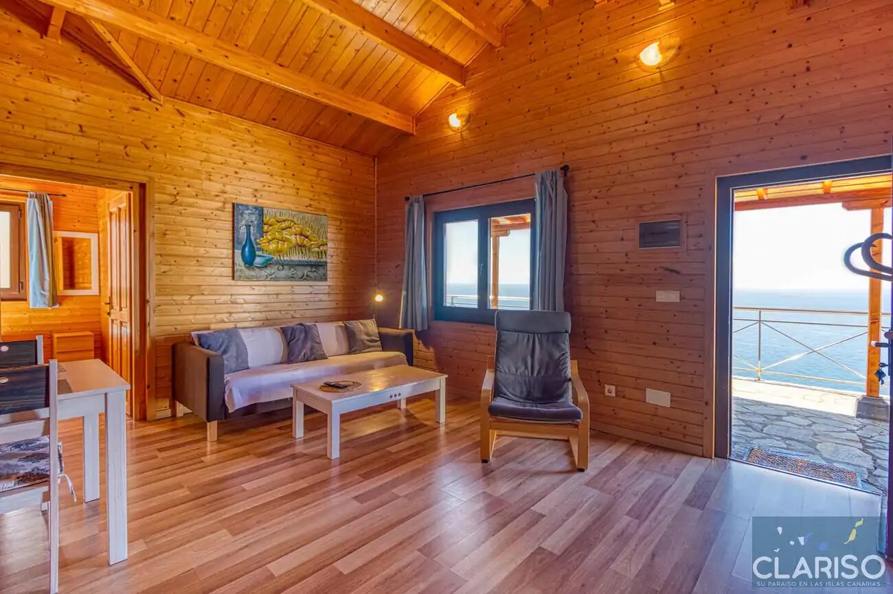 Bungalow Moijama 12: Holzhaus-Ferienwohnung mit Atlantikblick nahe Puerto Naos auf La Palma