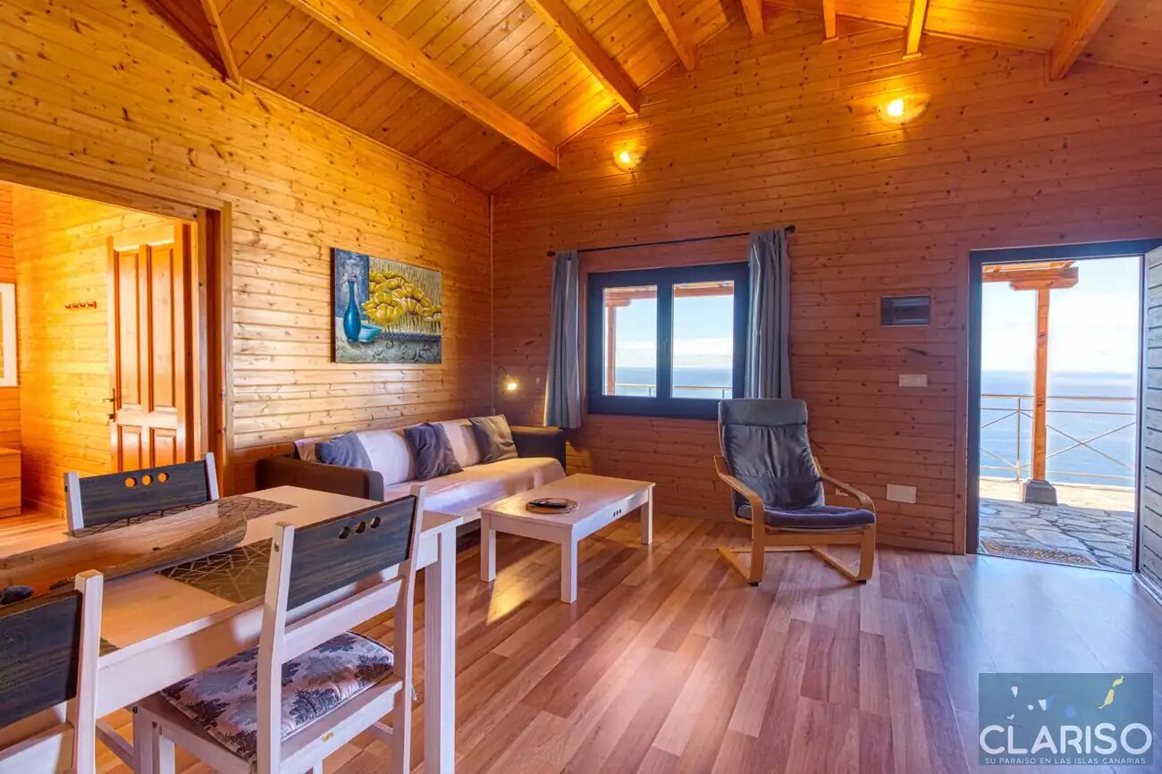 Bungalow Moijama 12: Holzhaus-Ferienwohnung mit Atlantikblick nahe Puerto Naos auf La Palma