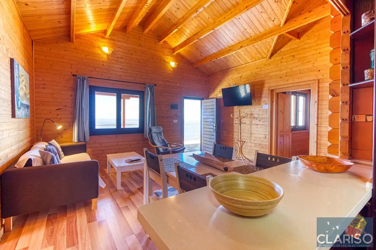 Bungalow Moijama 12: Holzhaus-Ferienwohnung mit Atlantikblick nahe Puerto Naos auf La Palma