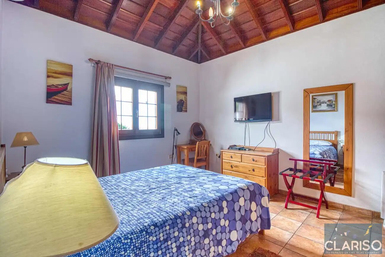 Casa Van de Walle: Kanarisches Ferienhaus mit hohen Decken und Kamin in Tijarafe auf La Palma