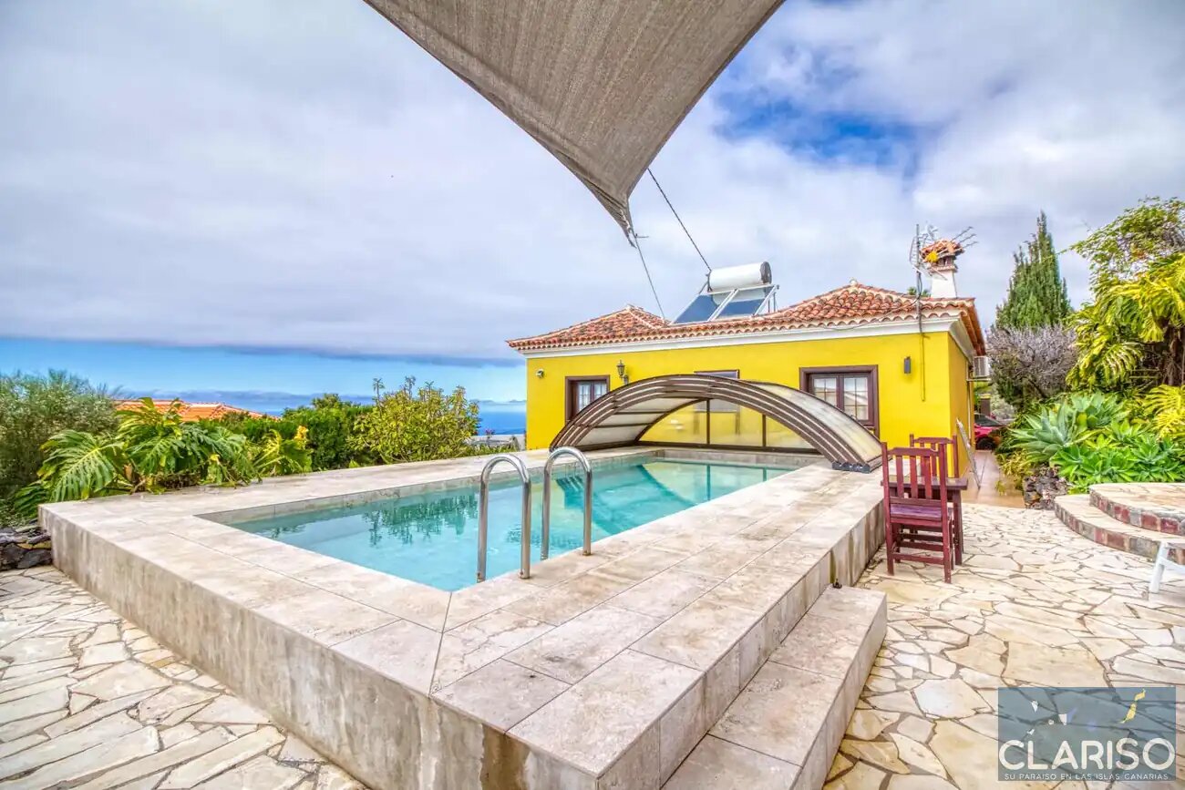 Casa Van de Walle: Kanarisches Ferienhaus mit hohen Decken und Kamin in Tijarafe auf La Palma