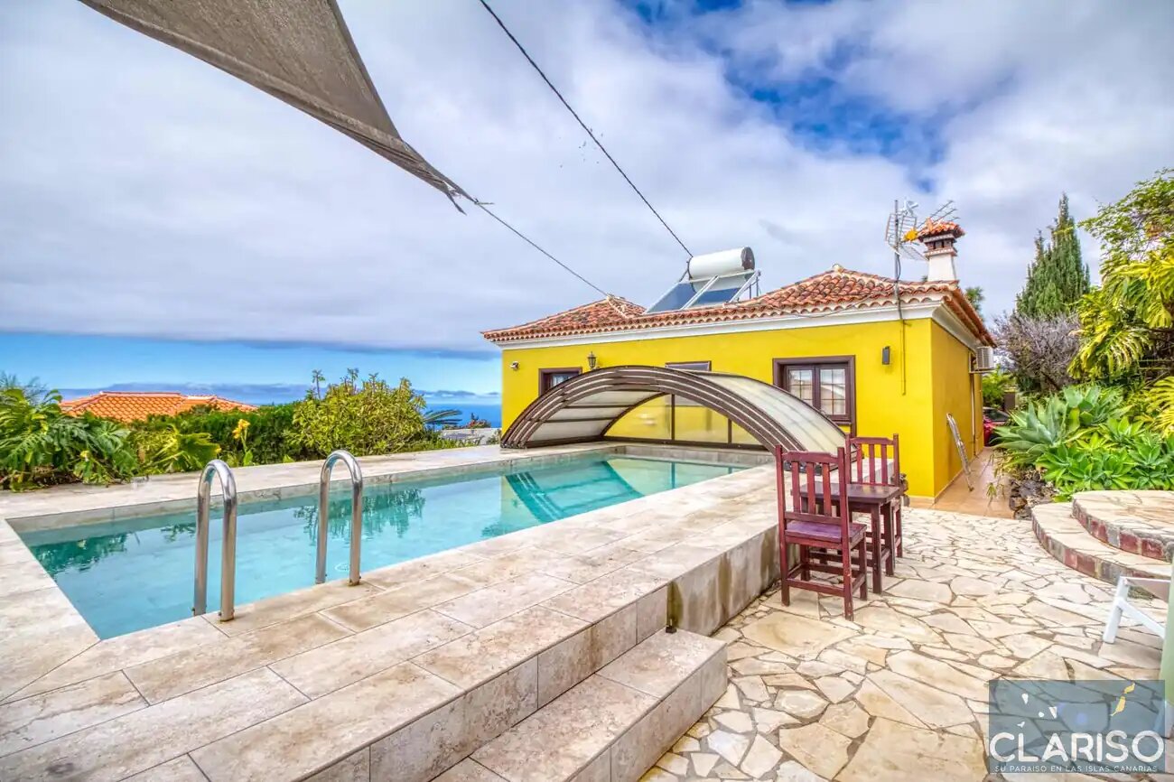 Casa Van de Walle: Kanarisches Ferienhaus mit hohen Decken und Kamin in Tijarafe auf La Palma
