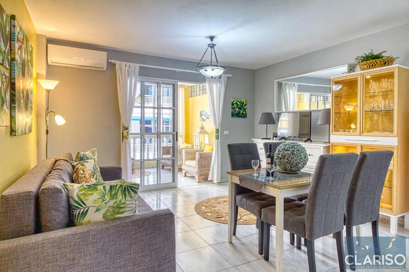 Apartment Paraíso Playa: Ferienwohnung mit privater Garage in Strandnähe in Puerto Naos auf La Palma