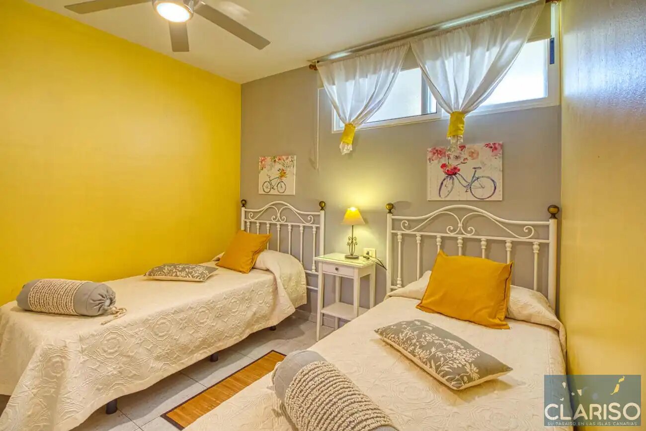 Apartment Paraíso Playa: Ferienwohnung mit privater Garage in Strandnähe in Puerto Naos auf La Palma