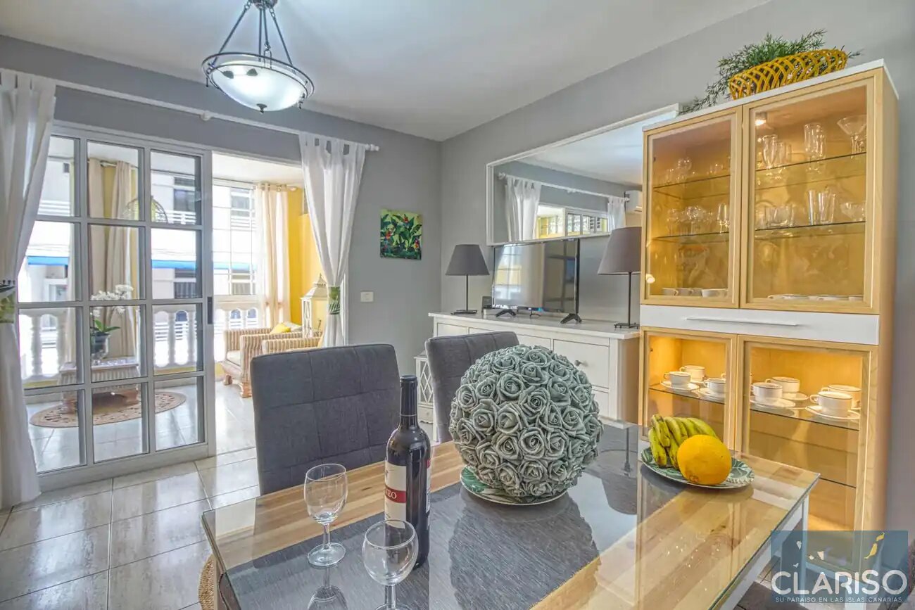 Apartment Paraíso Playa: Ferienwohnung mit privater Garage in Strandnähe in Puerto Naos auf La Palma