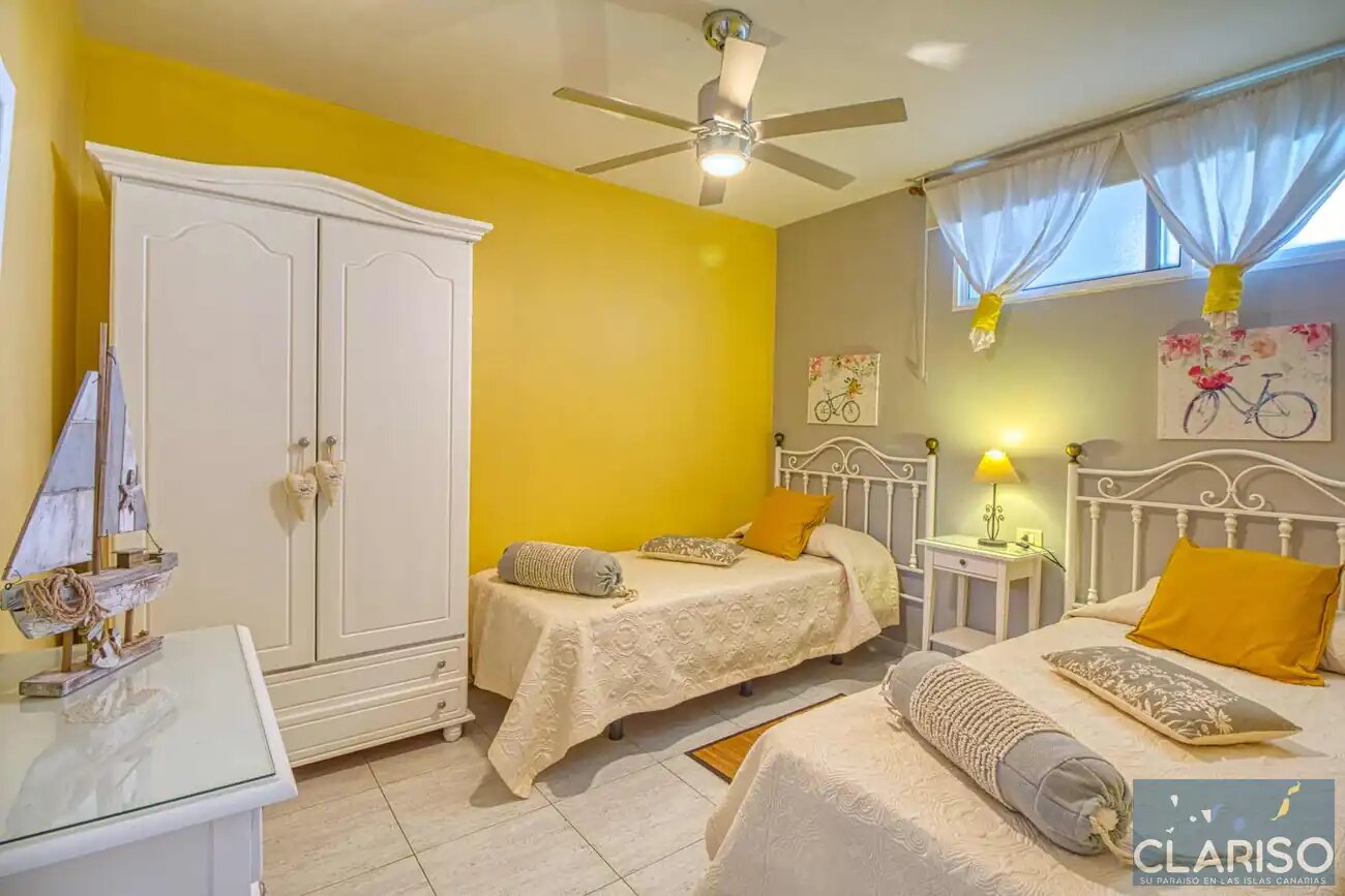 Apartment Paraíso Playa: Ferienwohnung mit privater Garage in Strandnähe in Puerto Naos auf La Palma