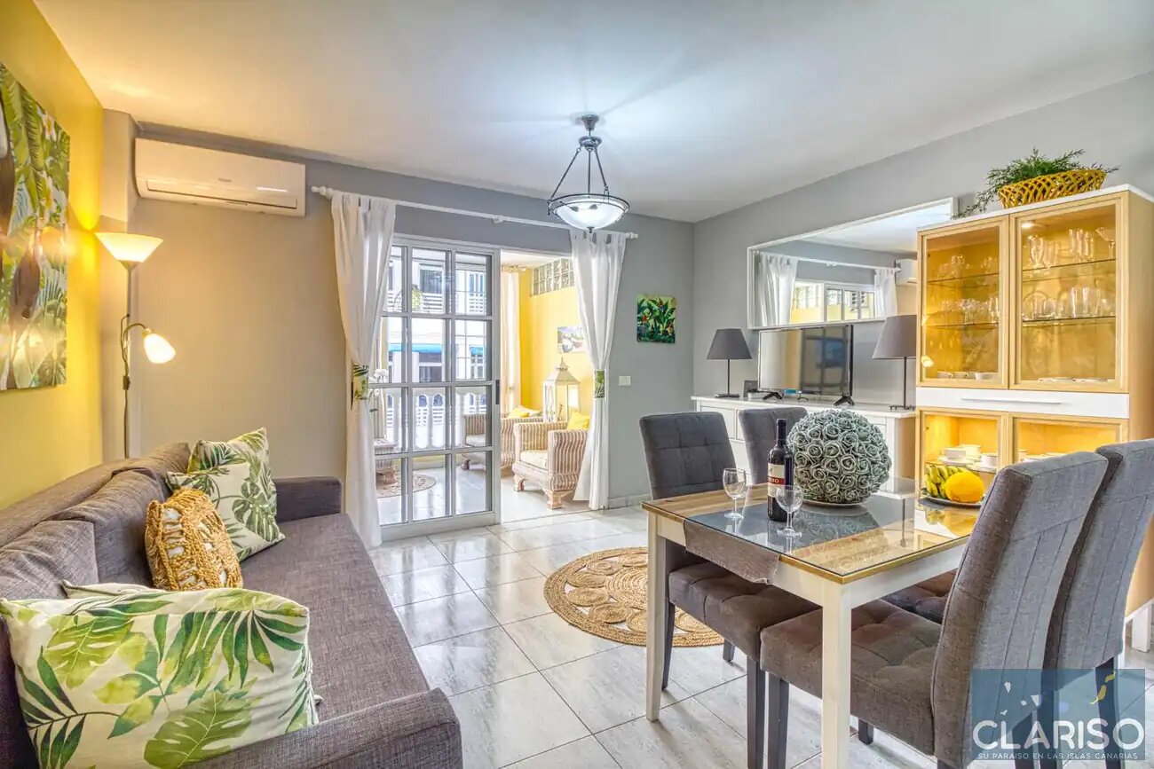 Apartment Paraíso Playa: Ferienwohnung mit privater Garage in Strandnähe in Puerto Naos auf La Palma