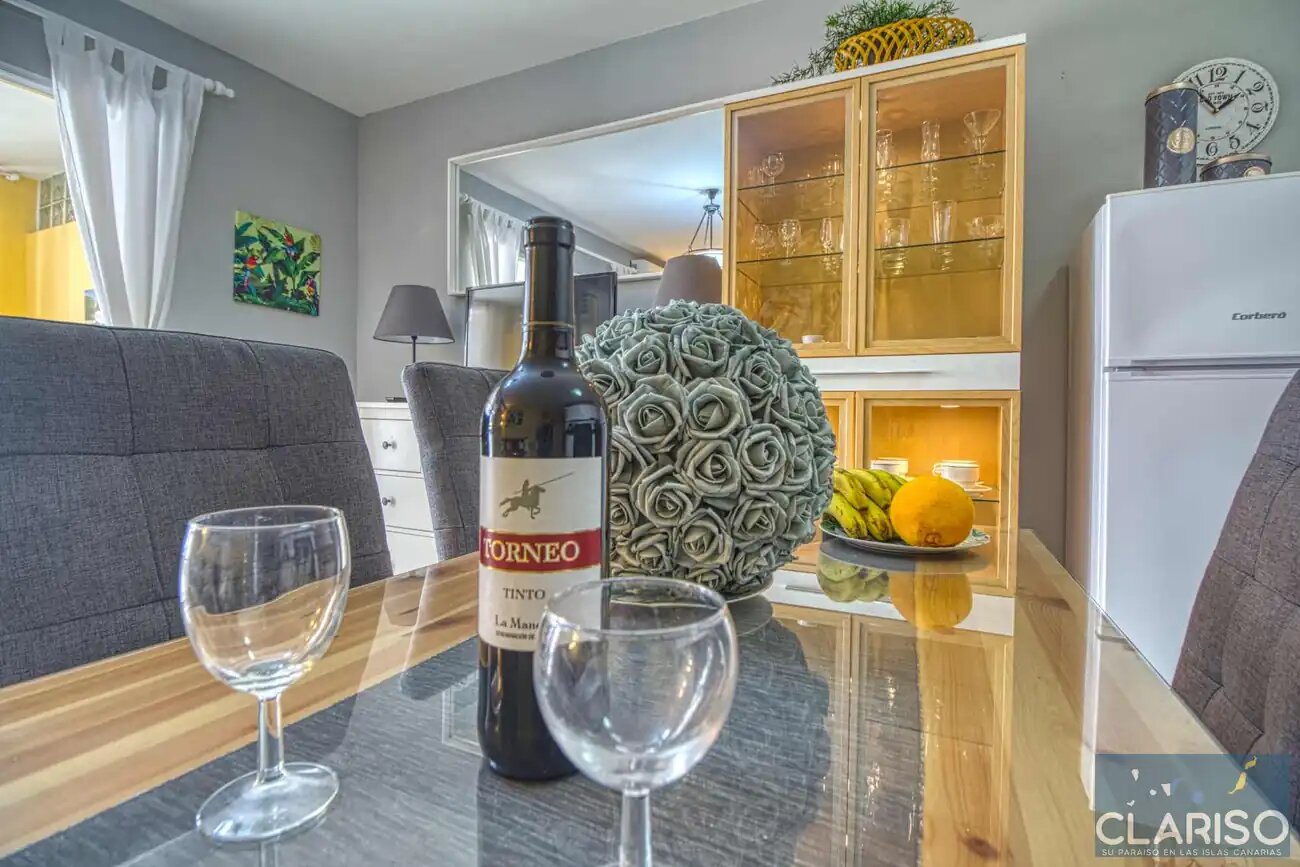 Apartment Paraíso Playa: Ferienwohnung mit privater Garage in Strandnähe in Puerto Naos auf La Palma