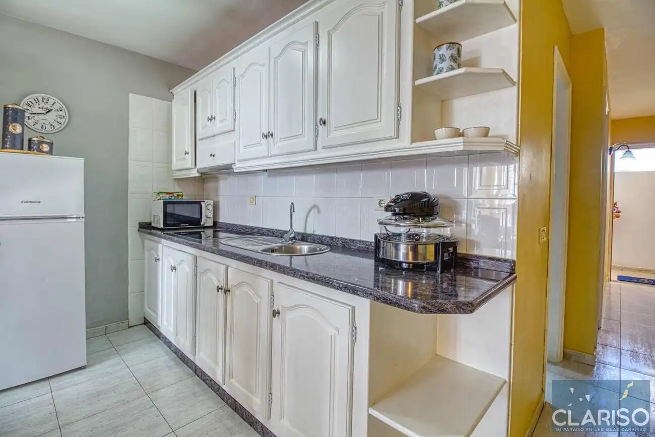 Apartment Paraíso Playa: Ferienwohnung mit privater Garage in Strandnähe in Puerto Naos auf La Palma