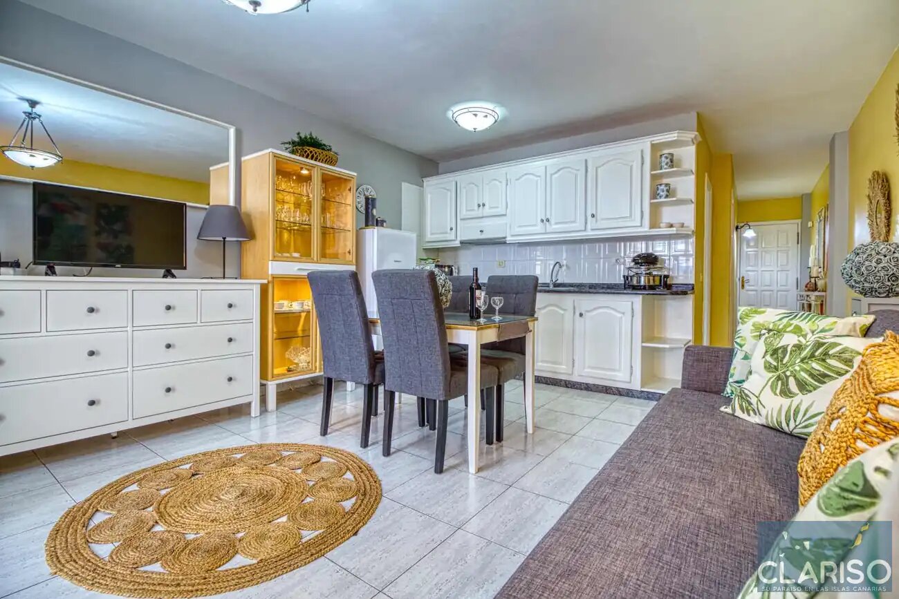 Apartment Paraíso Playa: Ferienwohnung mit privater Garage in Strandnähe in Puerto Naos auf La Palma