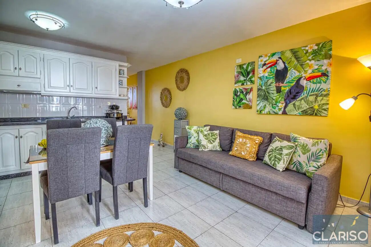Apartment Paraíso Playa: Ferienwohnung mit privater Garage in Strandnähe in Puerto Naos auf La Palma