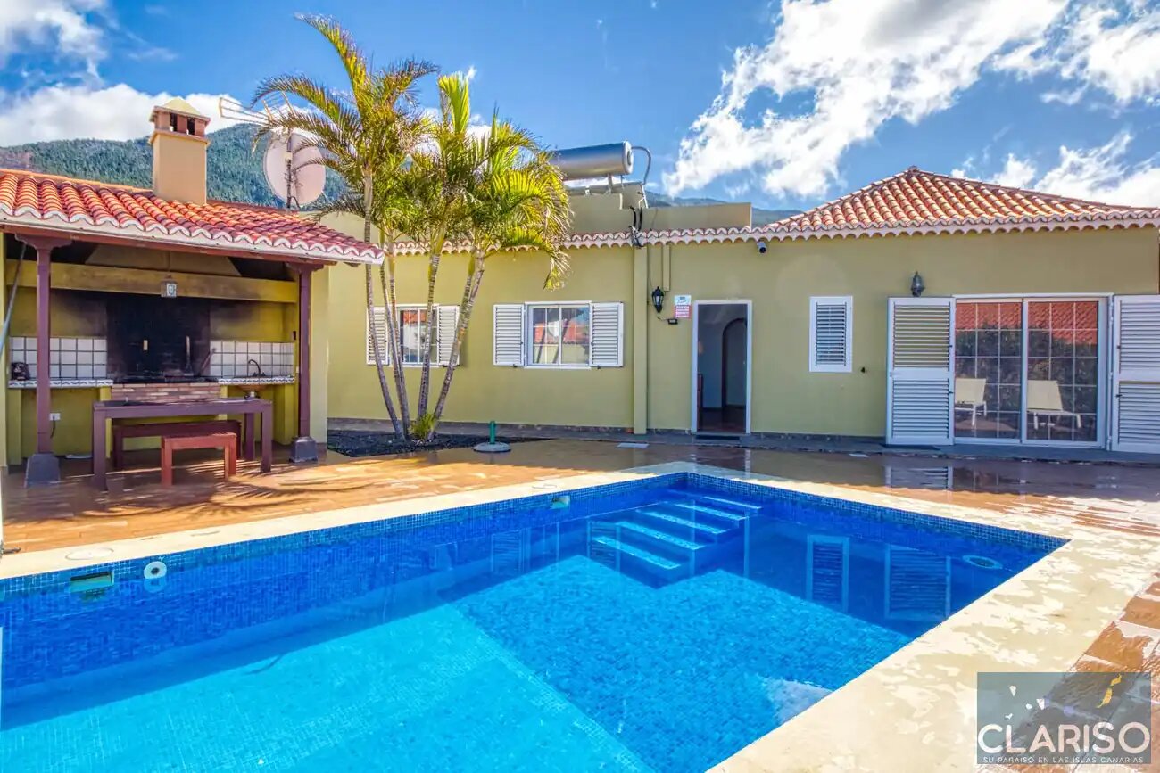 Villa Tamanca: Ferienhaus mit Pool, Sauna und Blick auf den Vulkan Tajogaite in El Paso auf La Palma
