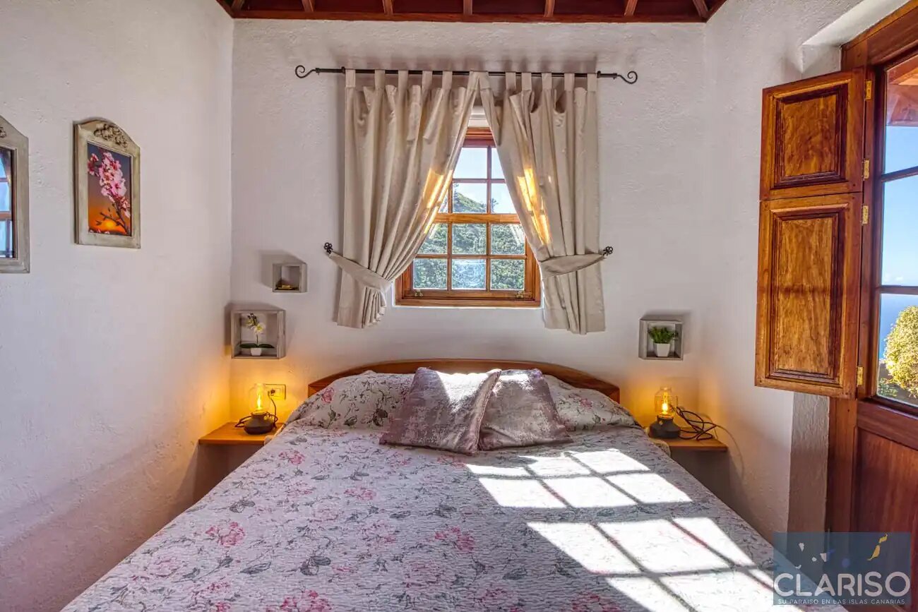 Casa Micaela: Kanarisches Ferienhaus mit Holzdecke und Meerblick in Garafía auf La Palma