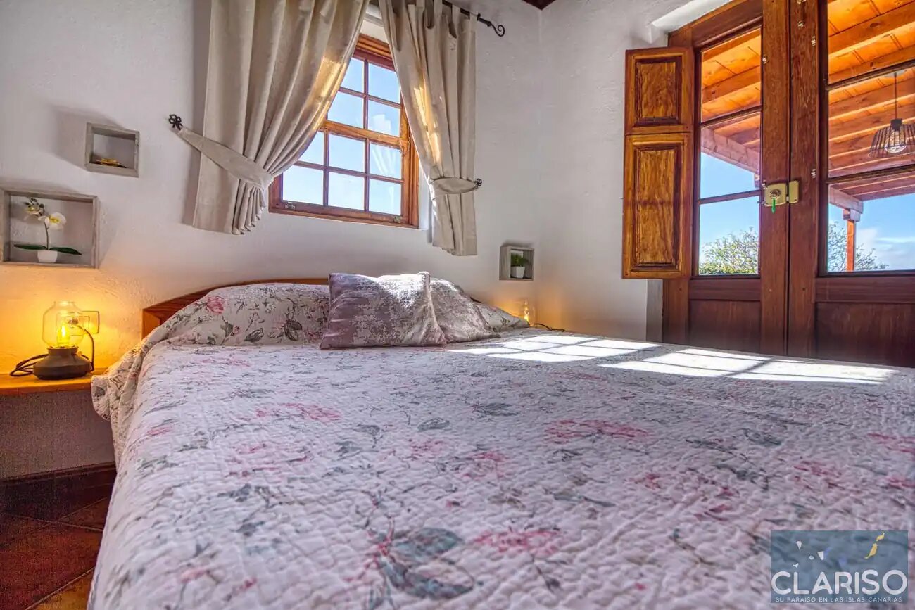 Casa Micaela: Kanarisches Ferienhaus mit Holzdecke und Meerblick in Garafía auf La Palma