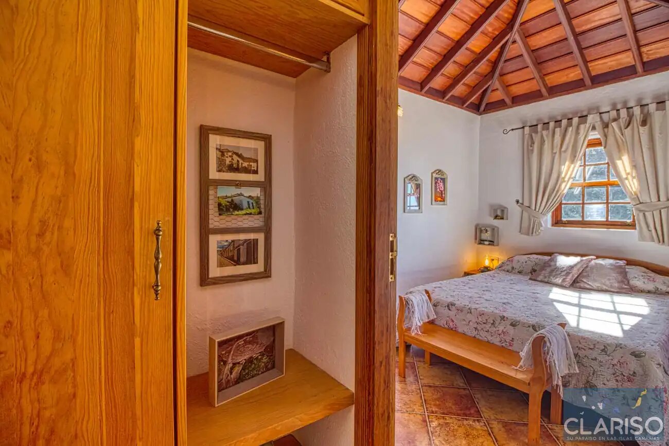 Casa Micaela: Kanarisches Ferienhaus mit Holzdecke und Meerblick in Garafía auf La Palma