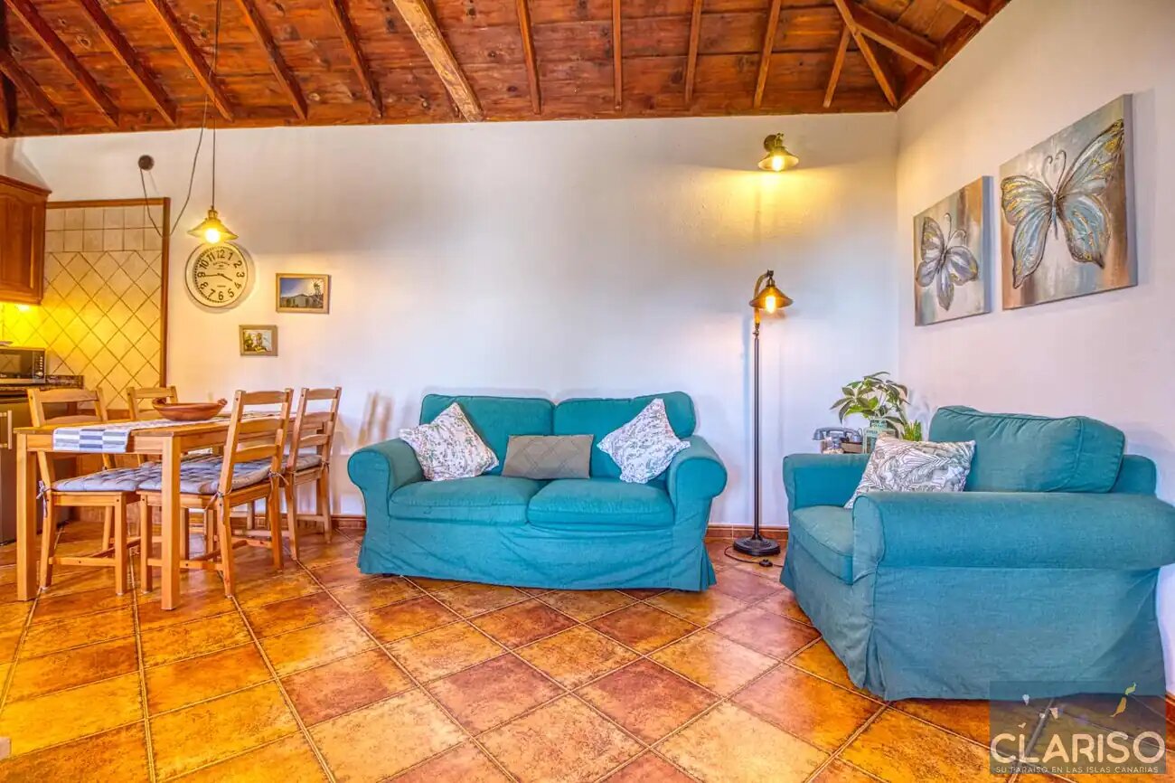 Casa Micaela: Kanarisches Ferienhaus mit Holzdecke und Meerblick in Garafía auf La Palma