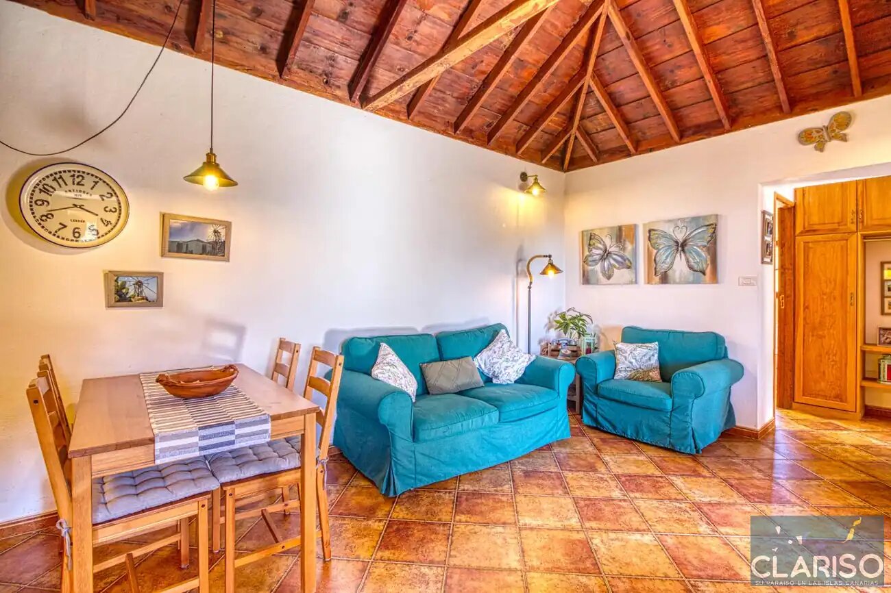 Casa Micaela: Kanarisches Ferienhaus mit Holzdecke und Meerblick in Garafía auf La Palma