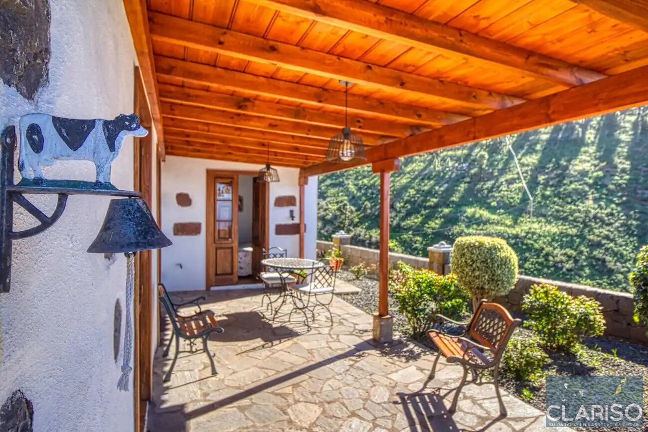 Casa Micaela: Kanarisches Ferienhaus mit Holzdecke und Meerblick in Garafía auf La Palma