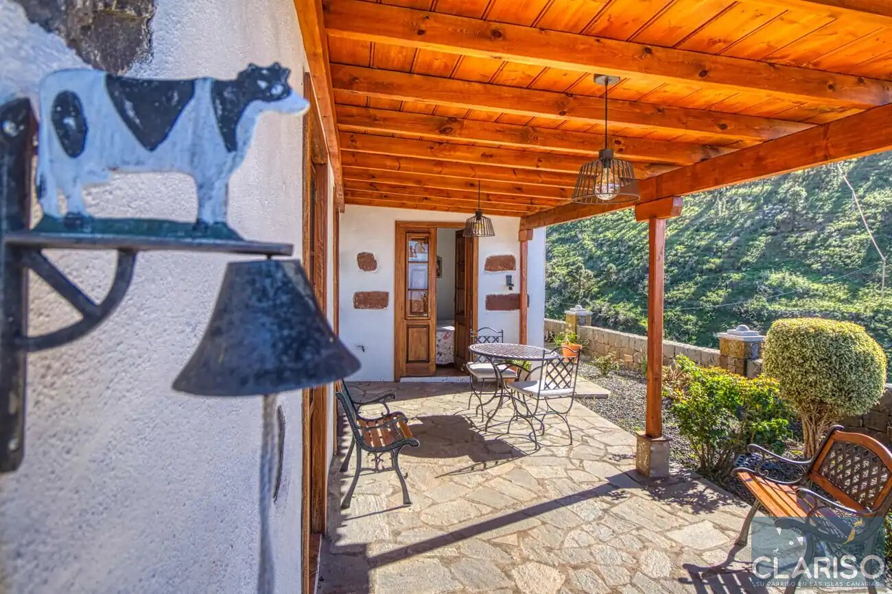 Casa Micaela: Kanarisches Ferienhaus mit Holzdecke und Meerblick in Garafía auf La Palma