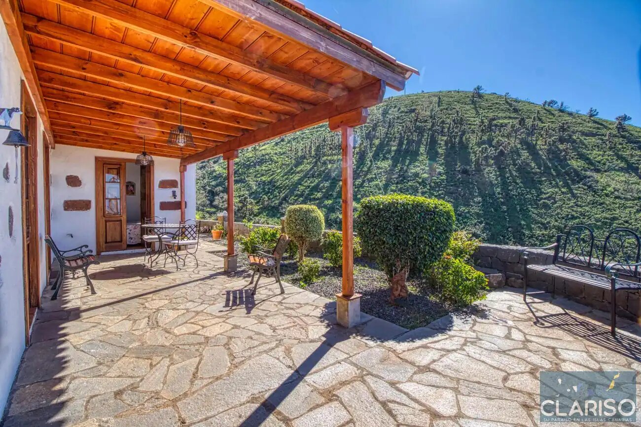 Casa Micaela: Kanarisches Ferienhaus mit Holzdecke und Meerblick in Garafía auf La Palma