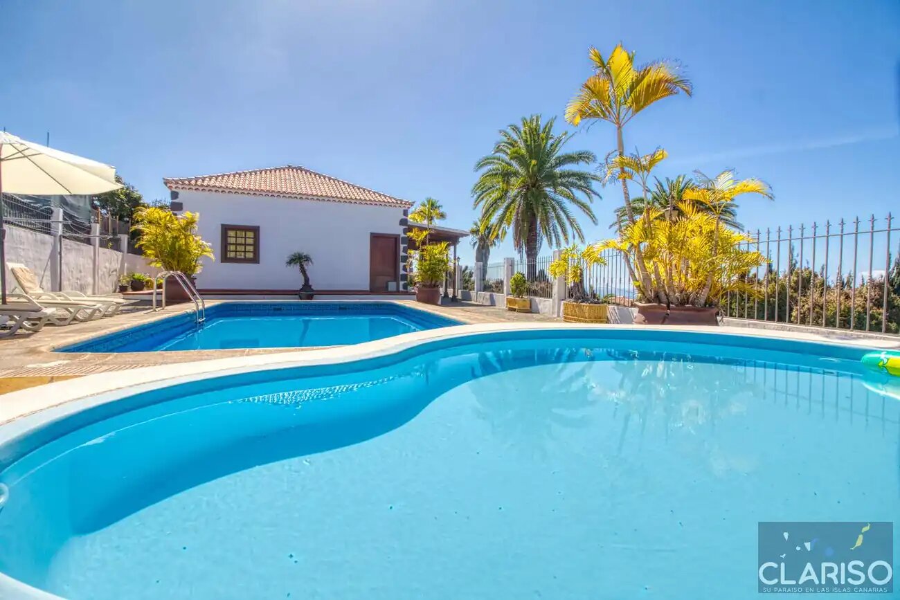 Villa Don Pedro: Ferienhaus für Gruppen mit Pool und zwei Wohneinheiten in Tijarafe auf La Palma