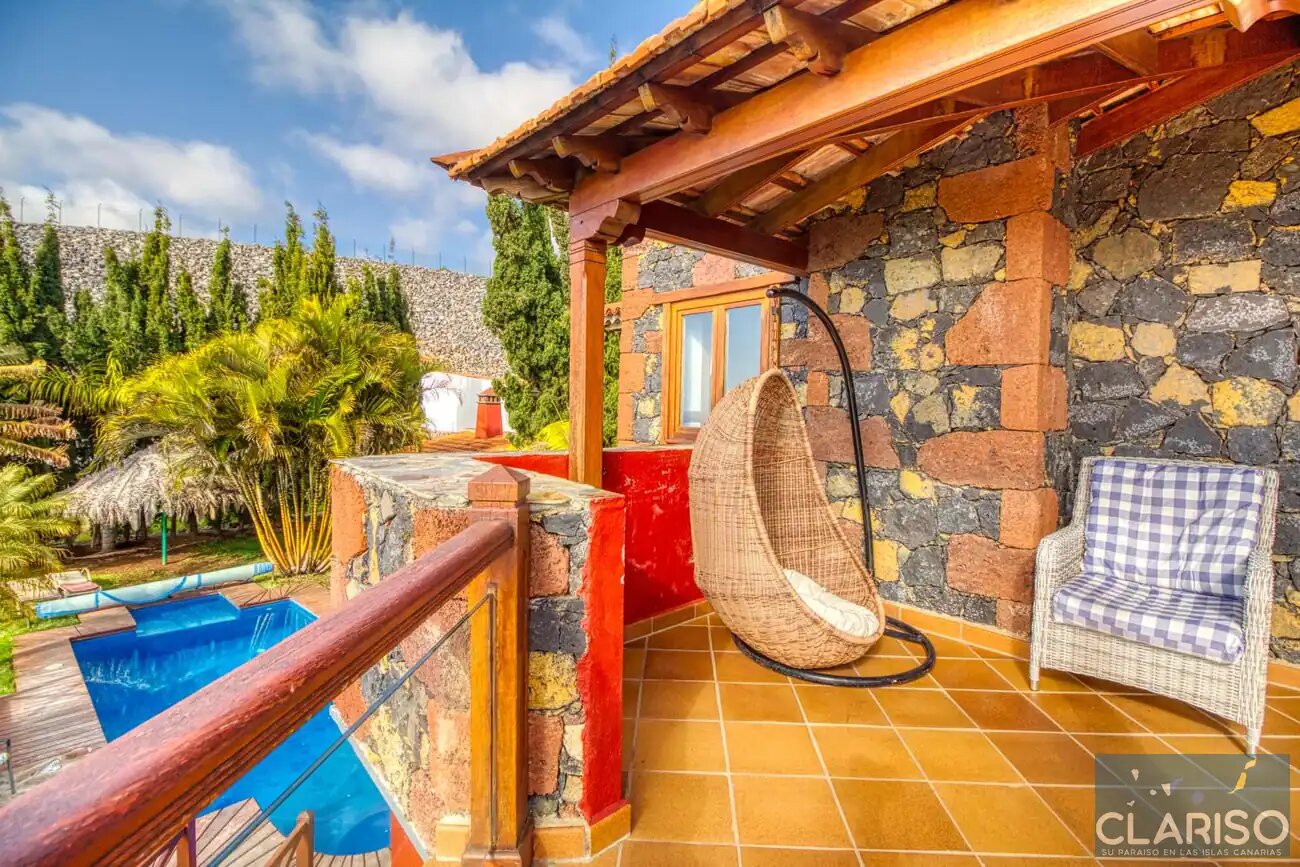 Villa Nerea: Ferienhaus mit Pool und tropischem Palmengarten in Tijarafe auf La Palma