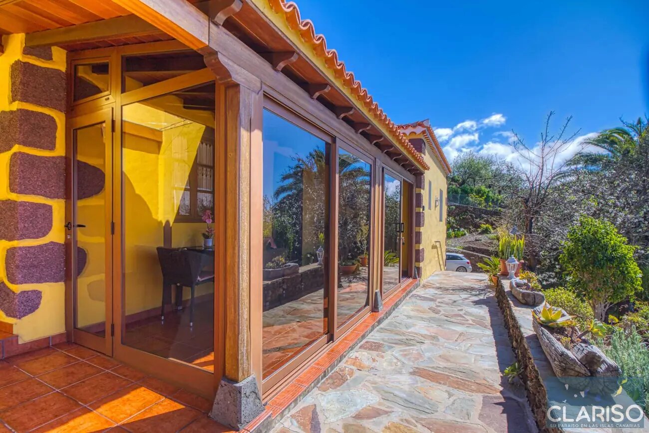 Villa El Rodadero: Ferienhaus mit verglaster Panoramaterrasse und Pool in Puntagorda auf La Palma