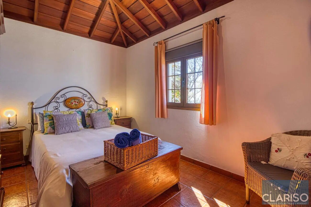 Villa El Rodadero: Ferienhaus mit verglaster Panoramaterrasse und Pool in Puntagorda auf La Palma