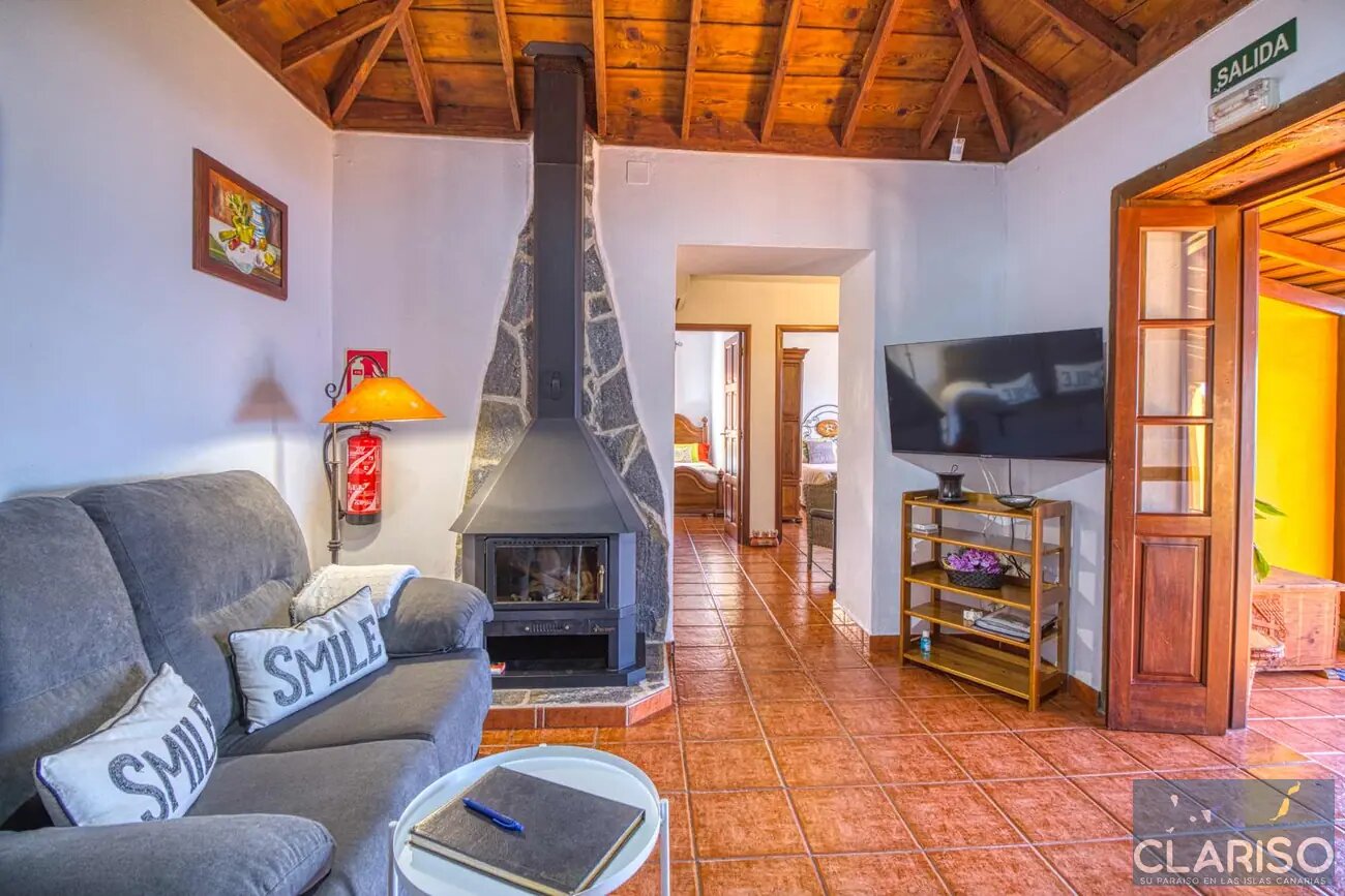 Villa El Rodadero: Ferienhaus mit verglaster Panoramaterrasse und Pool in Puntagorda auf La Palma